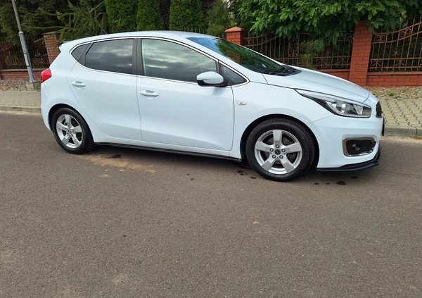 Kia Ceed cena 41900 przebieg: 154000, rok produkcji 2015 z Mieroszów małe 301